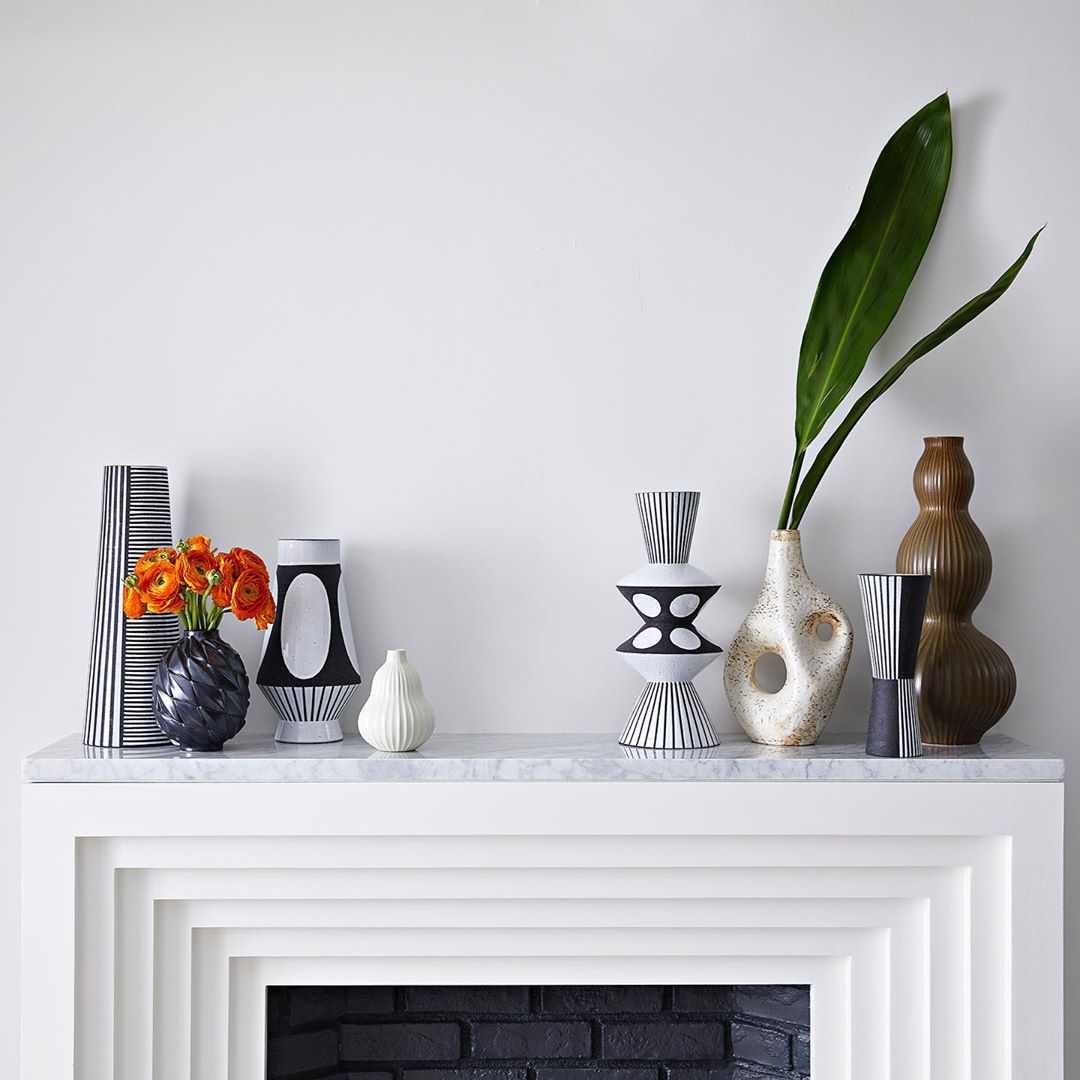 Black and white vase / Jonathan Adler